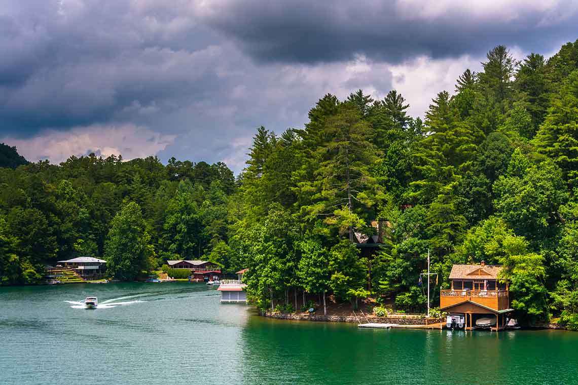 Atlanta Boating Safety Tips: 5 Things You Should Never Do Hero Image